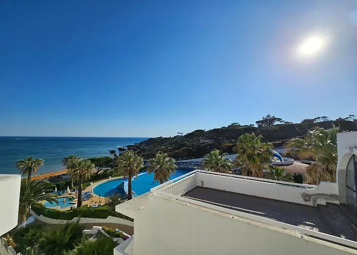 Borda d`Água, Praia da Oura